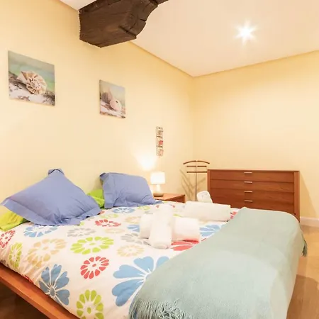 Casco Viejo Tradicion Pinchos Y Gastronomia