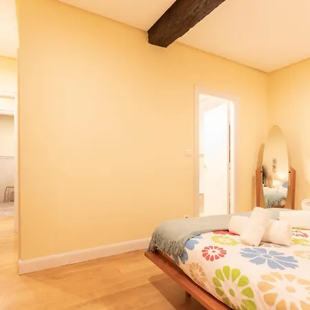 Casco Viejo Tradicion Pinchos Y Gastronomia *