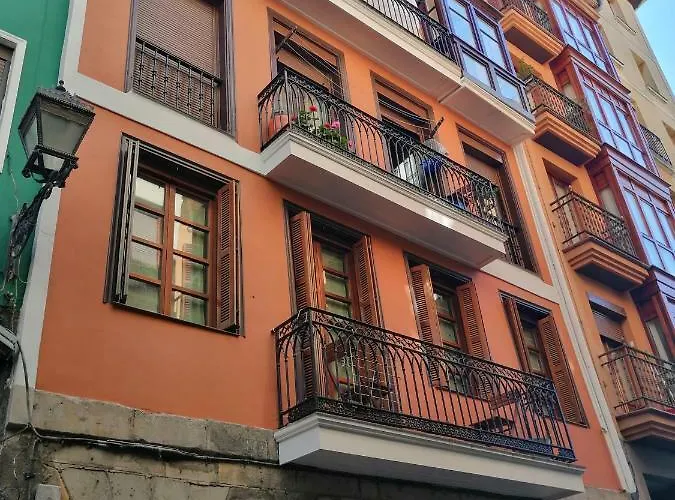 Casco Viejo Tradicion Pinchos Y Gastronomia Bilbao