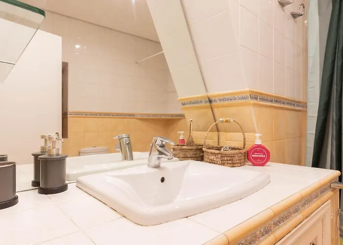 Casco Viejo Tradicion Pinchos Y Gastronomia *