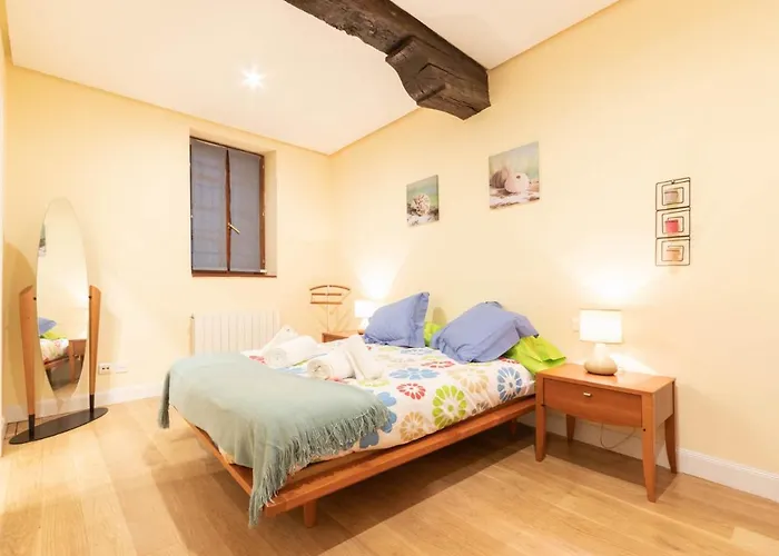 Casco Viejo Tradicion Pinchos Y Gastronomia *